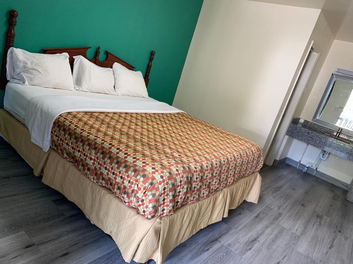 Green Garden Inn Грінсборо Екстер'єр фото